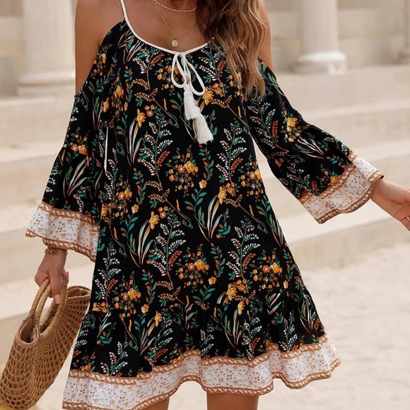 Dresses & Skirts - Boho Floral Print Cold Shoulder Mini Dress